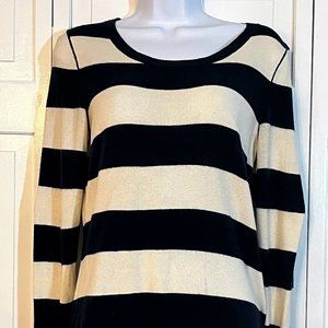 Cream and Navy Lightweight Crewneck GAP sweater